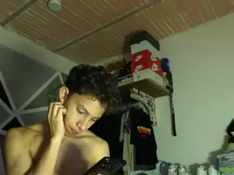 Snapshot of ferchitibellako chatting on 11-05-25, 04:12 ferchitibellako online show from 11-05-25, 04:12