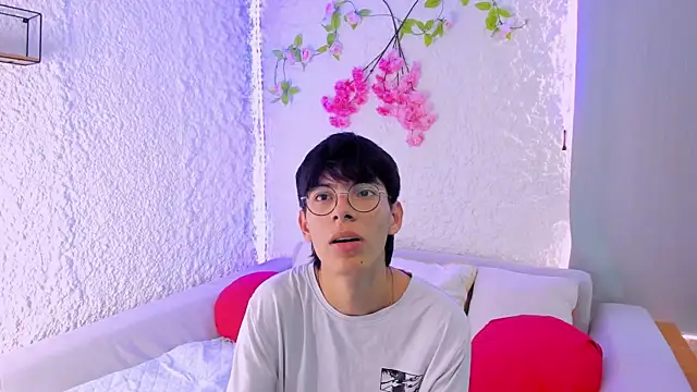 Snapshot of alexandersawyer chatting on 10-06-25, 09:56 alexandersawyer online show from 10-06-25, 09:56