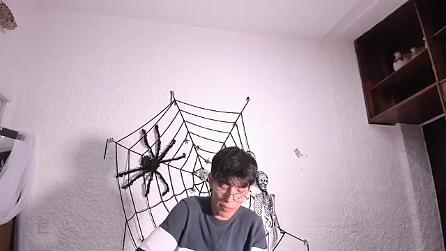 Snapshot of alexandersawyer chatting on 10-16-25, 12:33 alexandersawyer online show from 10-16-25, 12:33