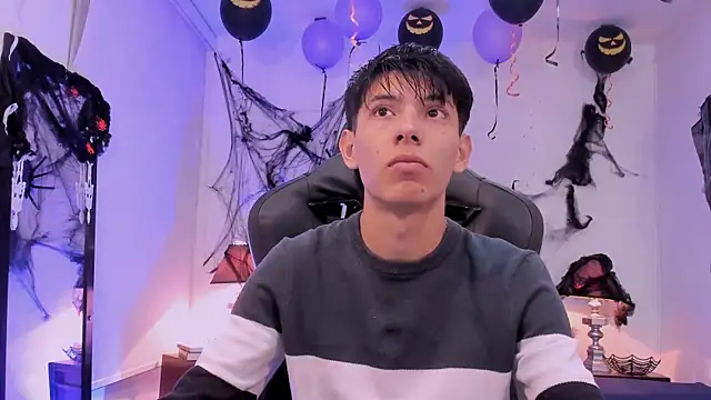 Snapshot of alexandersawyer chatting on 10-31-25, 12:50 alexandersawyer online show from 10-31-25, 12:50