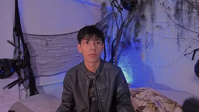 Snapshot of alexandersawyer chatting on 11-04-25, 04:22 alexandersawyer online show from 11-04-25, 04:22