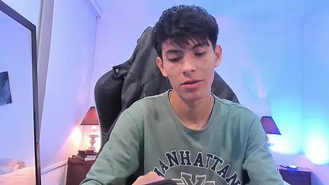 Snapshot of alexandersawyer chatting on 11-07-25, 01:44 alexandersawyer online show from 11-07-25, 01:44