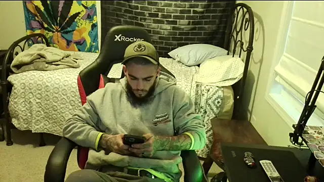 Snapshot of XMeF10 chatting on 01-14-25, 09:51 XMeF10 online show from 01-14-25, 09:51