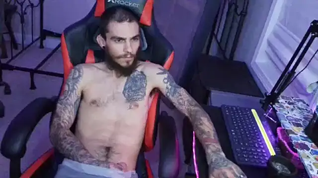 Snapshot of XMeF10 chatting on 02-14-25, 06:12 XMeF10 online show from 02-14-25, 06:12