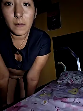 yarely9 online show from 06-30-26, 04:46