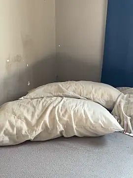 Brencuz online show from 10-19-25, 03:56