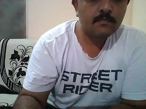 Snapshot of Akhil3290 chatting on 06-21-26, 04:09 Akhil3290 online show from 06-21-26, 04:09