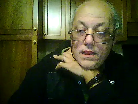 Snapshot of gianbragallini chatting on 10-31-25, 12:00 gianbragallini online show from 10-31-25, 12:00