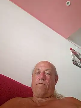 Snapshot of gianbragallini chatting on 08-08-26, 12:40 gianbragallini online show from 08-08-26, 12:40