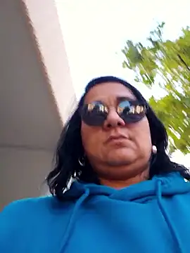 paulinaDiaz1 online show from 10-18-25, 04:30