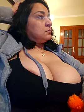 paulinaDiaz1 online show from 11-06-25, 02:29