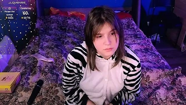 Snapshot of Ruyjin_Choi chatting on 12-17-24, 01:05 Ruyjin Choi online show from 12-17-24, 01:05