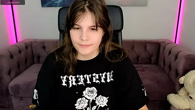 Snapshot of Ruyjin_Choi chatting on 10-17-25, 10:29 Ruyjin Choi online show from 10-17-25, 10:29