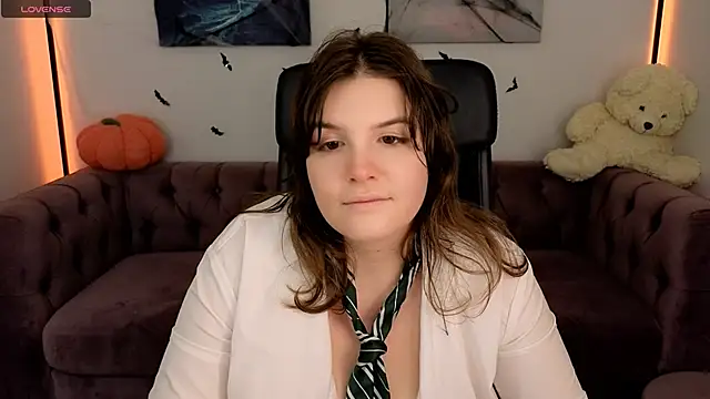 Snapshot of Ruyjin_Choi chatting on 10-28-25, 11:25 Ruyjin Choi online show from 10-28-25, 11:25