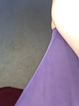 Snapshot of HelenHoltz chatting on 09-16-25, 02:07 HelenHoltz online show from 09-16-25, 02:07