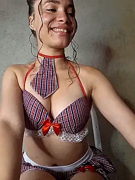 Snapshot of HelenHoltz chatting on 10-21-25, 05:57 HelenHoltz online show from 10-21-25, 05:57