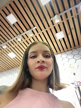 Snapshot of Alicia_barbie chatting on 12-21-24, 03:53 Alicia barbie online show from 12-21-24, 03:53