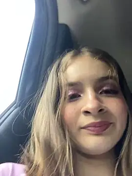 Snapshot of Alicia_barbie chatting on 12-28-24, 06:40 Alicia barbie online show from 12-28-24, 06:40