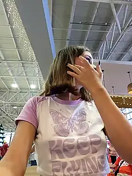 Snapshot of Alicia_barbie chatting on 12-28-24, 09:40 Alicia barbie online show from 12-28-24, 09:40