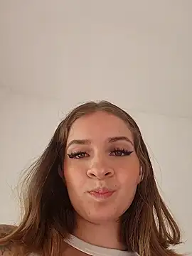 Snapshot of Alicia_barbie chatting on 02-05-25, 12:38 Alicia barbie online show from 02-05-25, 12:38