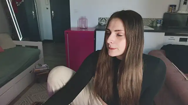 Snapshot of ce_leste__ chatting on 10-02-25, 03:19 ce leste online show from 10-02-25, 03:19