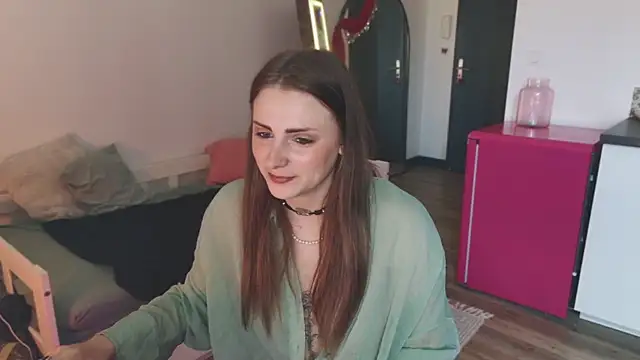 Snapshot of ce_leste__ chatting on 10-08-25, 11:19 ce leste online show from 10-08-25, 11:19