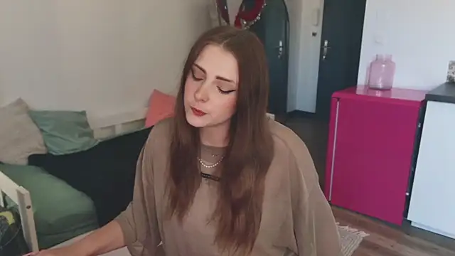 Snapshot of ce_leste__ chatting on 10-17-25, 01:35 ce leste online show from 10-17-25, 01:35