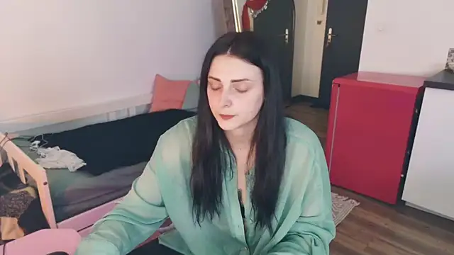 Snapshot of ce_leste__ chatting on 11-01-25, 12:29 ce leste online show from 11-01-25, 12:29