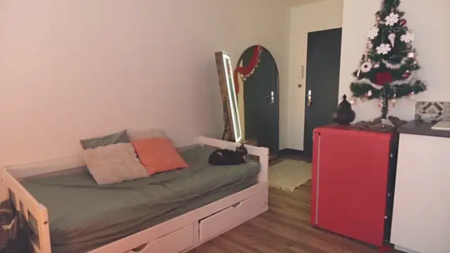 ce leste   online show from 12-17-25, 04:24