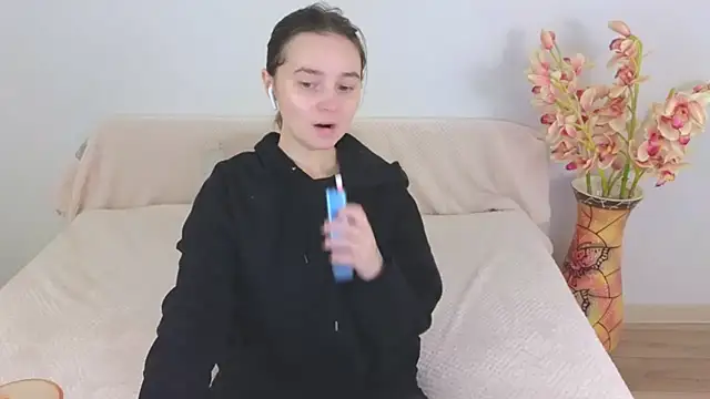 Ellie Sunset online show from 02-25-25, 09:09