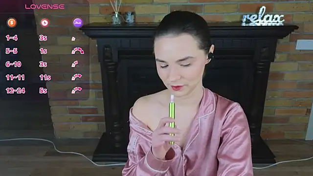 Snapshot of Ellie_Sunset chatting on 02-15-26, 02:58 Ellie Sunset online show from 02-15-26, 02:58