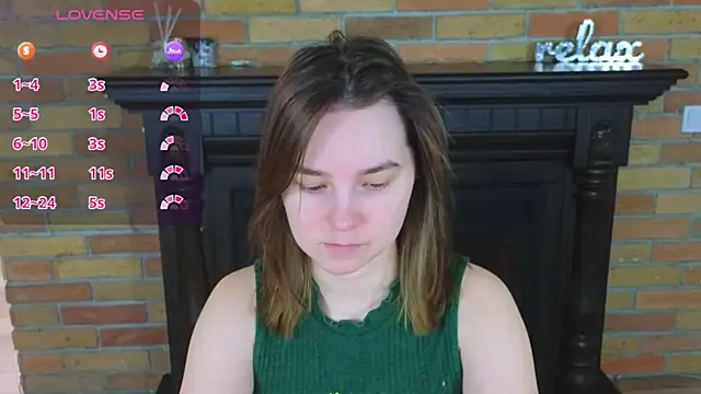 Snapshot of Ellie_Sunset chatting on 03-09-26, 08:40 Ellie Sunset online show from 03-09-26, 08:40