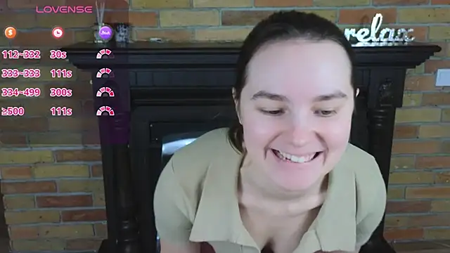 Snapshot of Ellie_Sunset chatting on 03-17-26, 09:45 Ellie Sunset online show from 03-17-26, 09:45