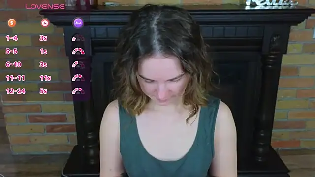 Snapshot of Ellie_Sunset chatting on 03-18-26, 09:23 Ellie Sunset online show from 03-18-26, 09:23