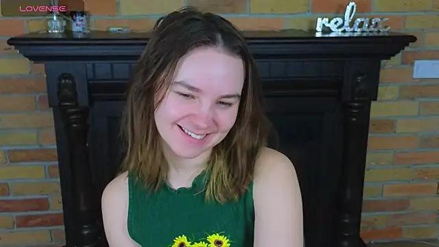 Snapshot of Ellie_Sunset chatting on 03-20-26, 10:53 Ellie Sunset online show from 03-20-26, 10:53