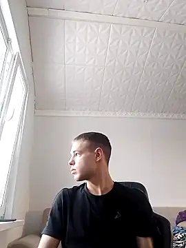 Snapshot of pretty_roman chatting on 02-18-25, 11:44 pretty roman online show from 02-18-25, 11:44