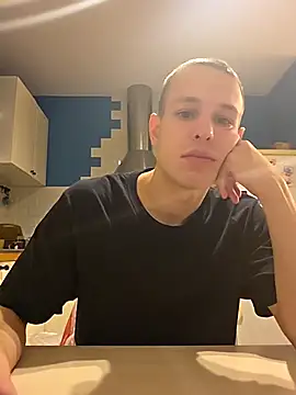 Snapshot of pretty_roman chatting on 11-01-25, 03:58 pretty roman online show from 11-01-25, 03:58