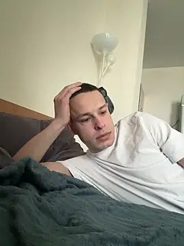 Snapshot of pretty_roman chatting on 04-10-26, 08:30 pretty roman online show from 04-10-26, 08:30