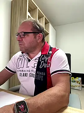 coupleLatinaLovers online show from 09-26-25, 05:22