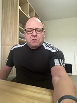 coupleLatinaLovers online show from 02-20-26, 11:00