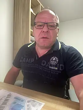 coupleLatinaLovers online show from 04-14-26, 05:13