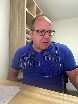 coupleLatinaLovers online show from 04-15-26, 07:26