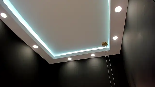 chloe zulay online show from 02-20-25, 02:40