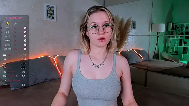 Snapshot of MaydaFoulk chatting on 02-01-25, 01:34 MaydaFoulk online show from 02-01-25, 01:34