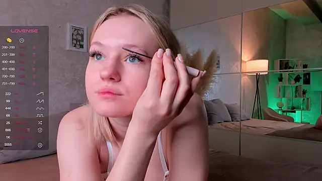 Snapshot of MaydaFoulk chatting on 02-07-25, 01:04 MaydaFoulk online show from 02-07-25, 01:04