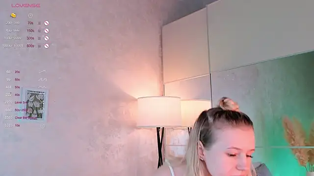 Snapshot of MaydaFoulk chatting on 03-09-25, 10:52 MaydaFoulk online show from 03-09-25, 10:52