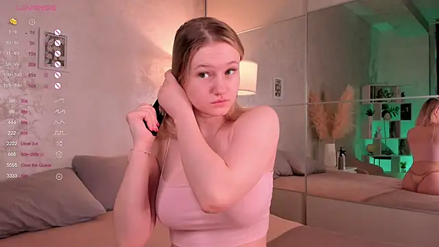 Snapshot of MaydaFoulk chatting on 03-18-25, 11:20 MaydaFoulk online show from 03-18-25, 11:20