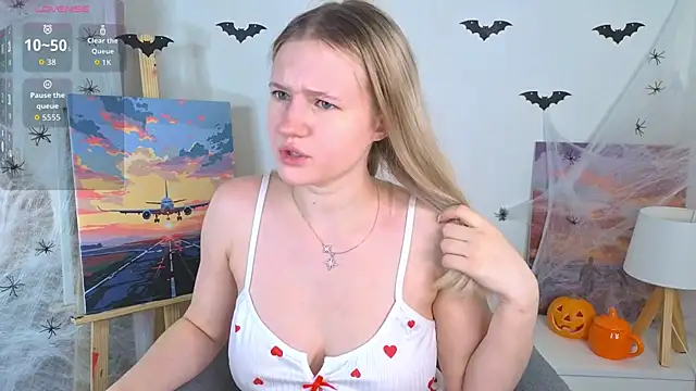 Snapshot of MaydaFoulk chatting on 10-22-25, 01:06 MaydaFoulk online show from 10-22-25, 01:06