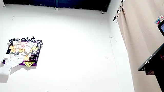 PetiteIvoryQueen19 online show from 10-13-25, 03:28