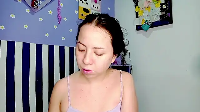 PetiteIvoryQueen19 online show from 06-05-26, 07:25